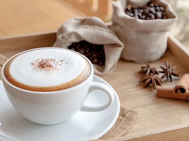 Kahve (Un café / café crème) — Paris