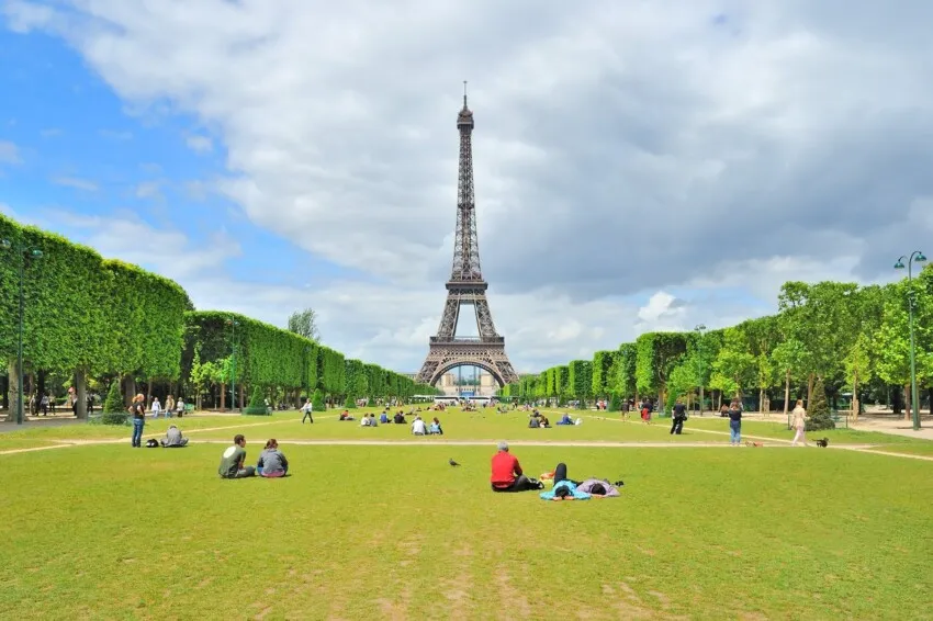 Champ de Mars — Paris