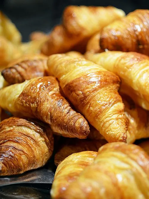 Kruvasan (Croissant) — Paris