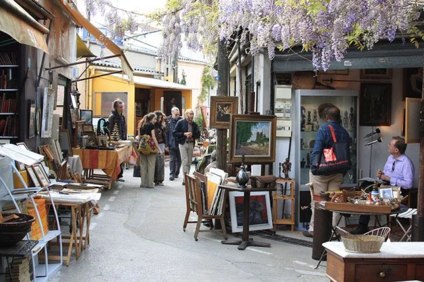 Saint-Ouen Bit Pazarı — Paris