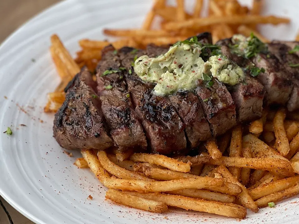 Biftek & patates (Steak-frites) — Paris